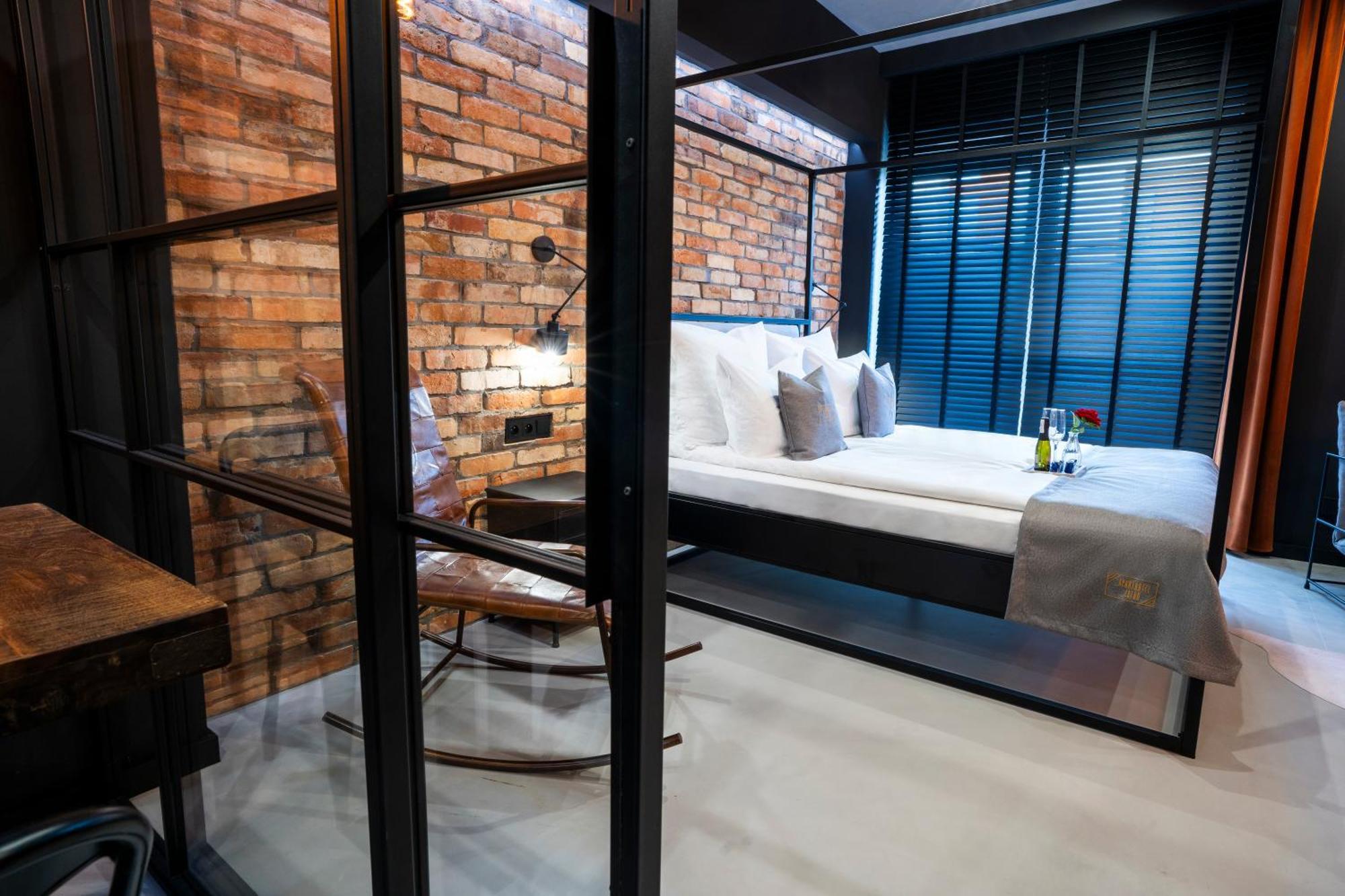 Aparthotel Zator Industrial 58 Jacuzzi Exterior photo